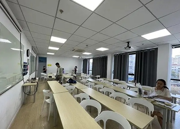 四川哪里培训电工证
