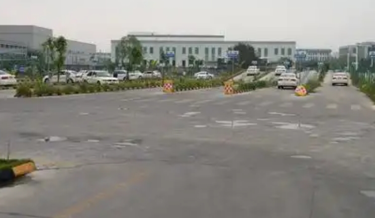 成都汽车培训基地哪个好
