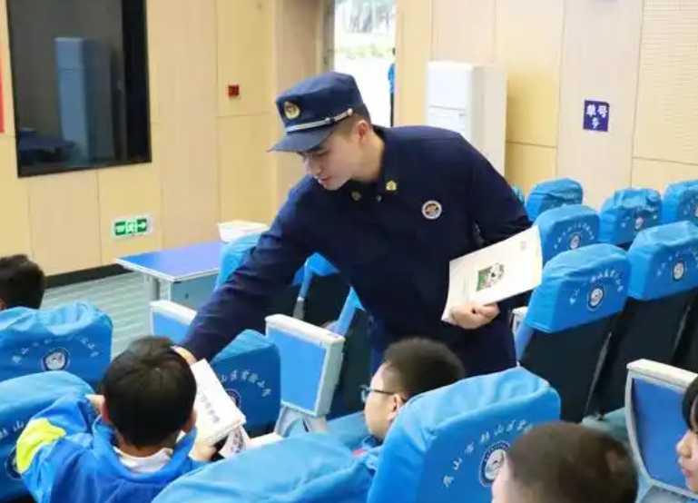 眉山应急救援员学校排名