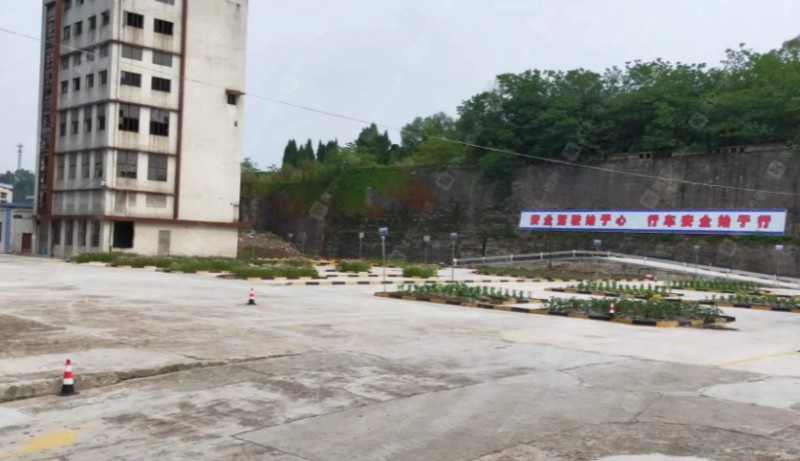 内江汽车培训班多少钱