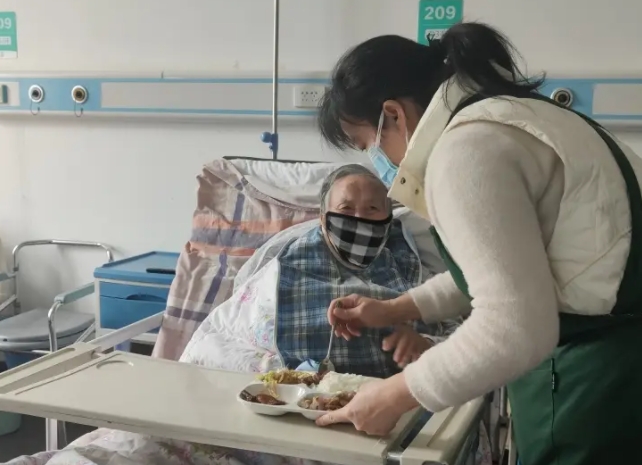 成都养老护理员培训多少钱