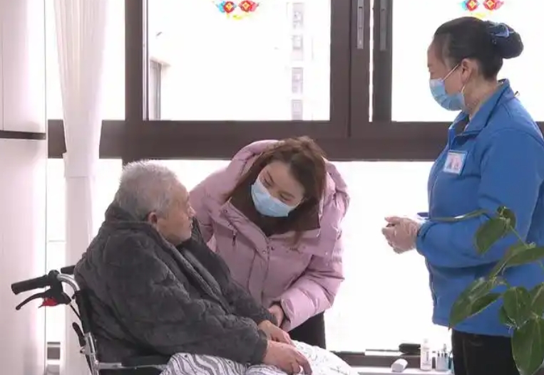 巴中养老护理员报考条件