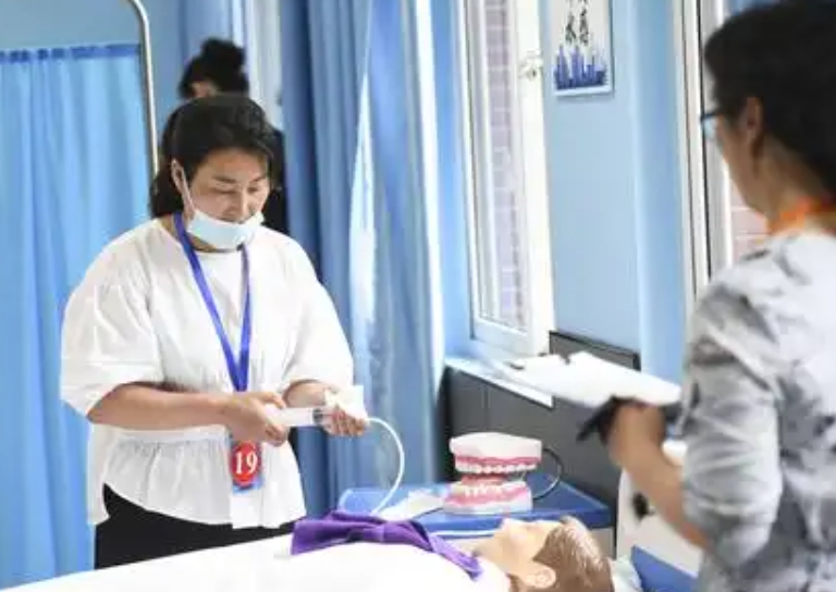 巴中养老护理员培训学校在哪里