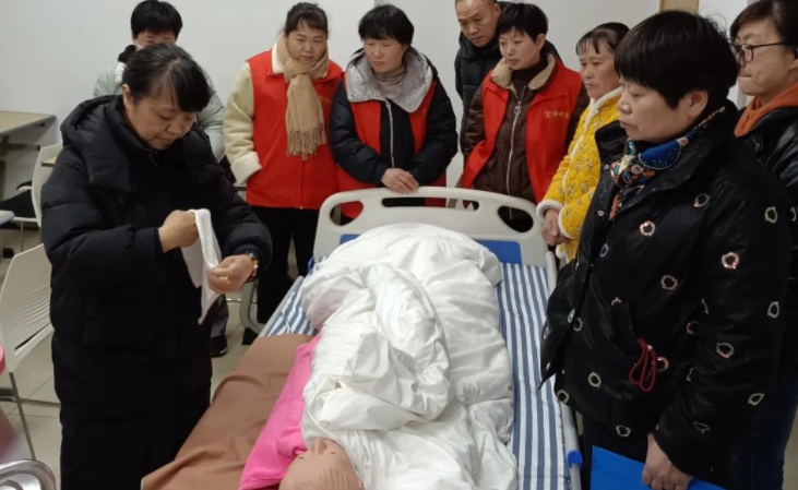 泸州养老护理员证怎么考