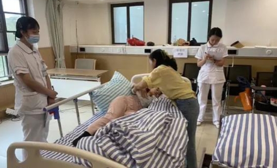 内江养老护理员证怎么考